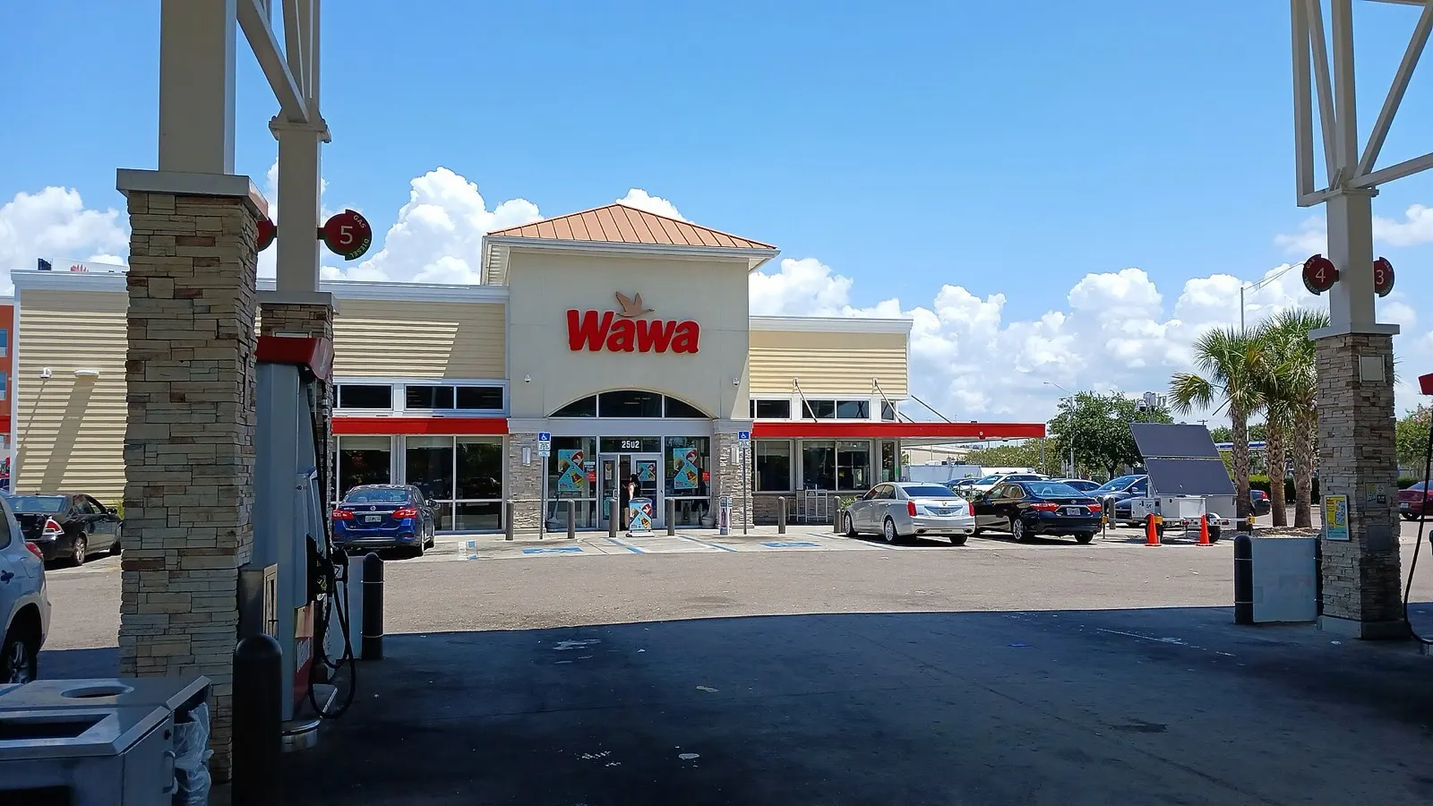 Gasolinera en venta en Florida — activo net-lease de combustible y tienda de conveniencia